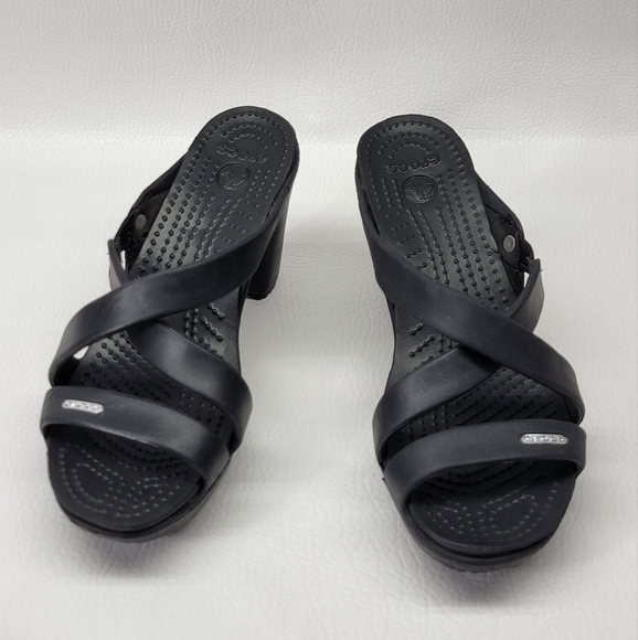 Crocs Cyprus IV  Black Heels Sandals Women's Size 6 shoes may  be slightly dirty - Picture 4 of 8
